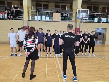 W legnickim liceum padł policyjny test, który otwiera drogę do munduru